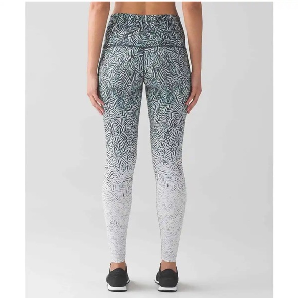 Lululemon Ombré Zebra Leggings - Picture 3 of 11